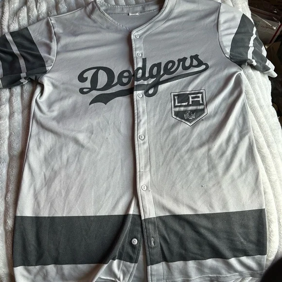 LA Dodgers x LA Kings Collab Jersey - Picture 3 of 5